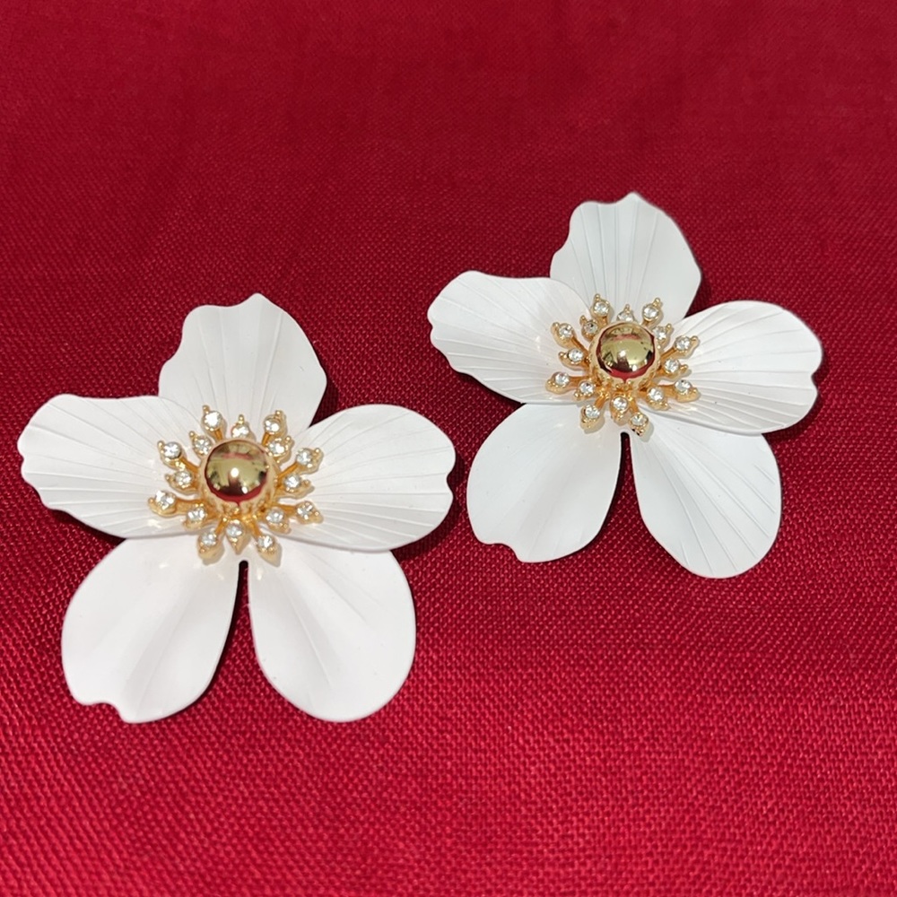 Lilly Pulitzer Orchid Earrings - Picture 5 of 6